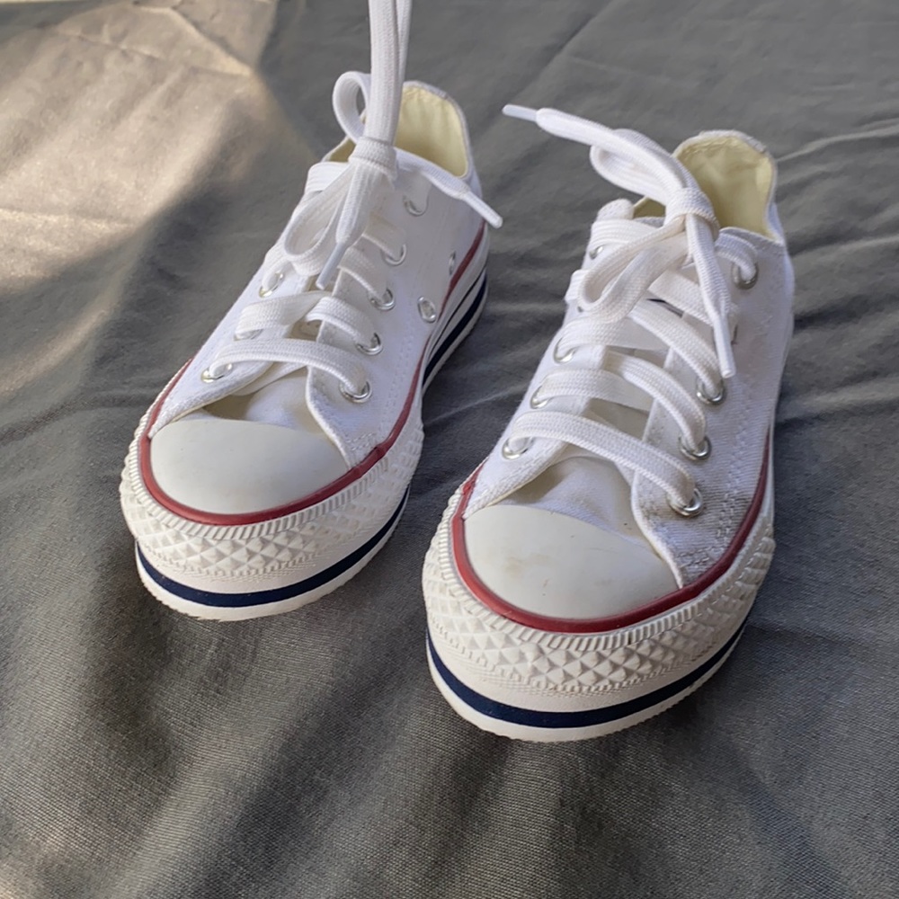 Kids converse